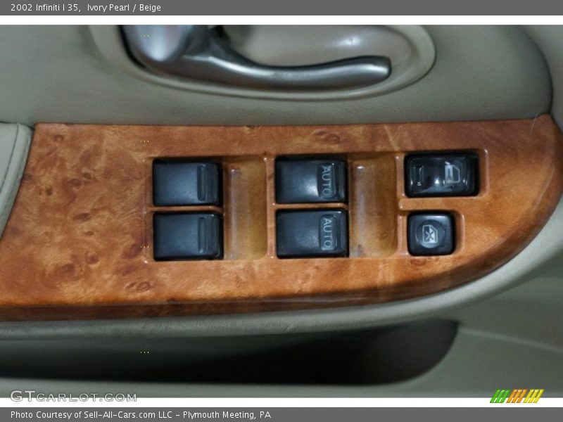 Ivory Pearl / Beige 2002 Infiniti I 35