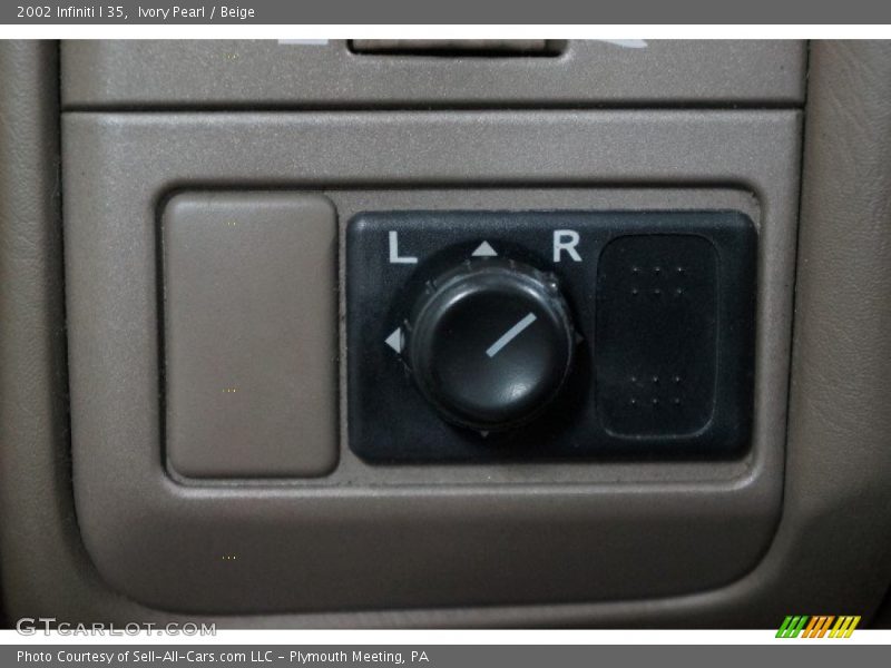 Ivory Pearl / Beige 2002 Infiniti I 35