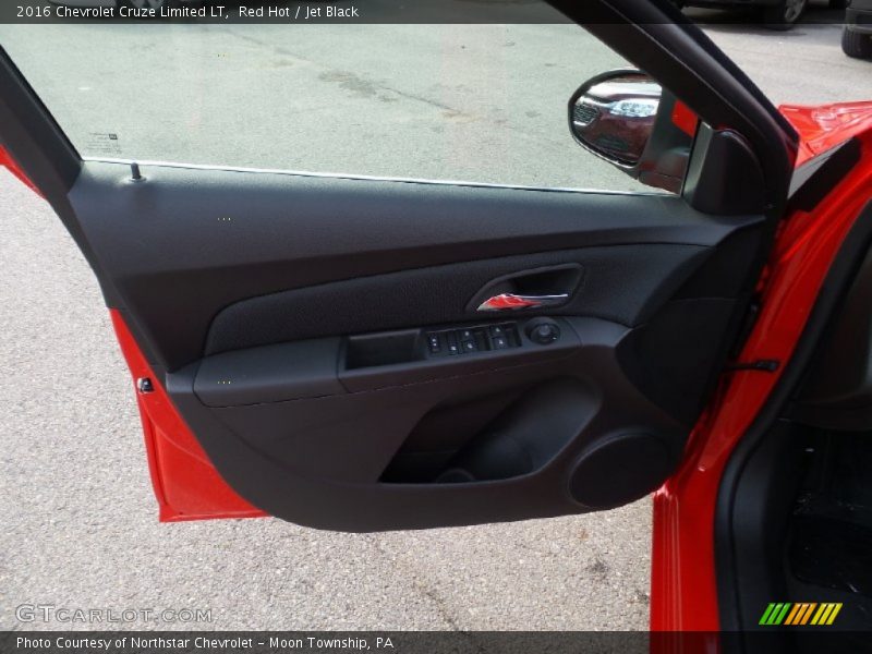 Red Hot / Jet Black 2016 Chevrolet Cruze Limited LT