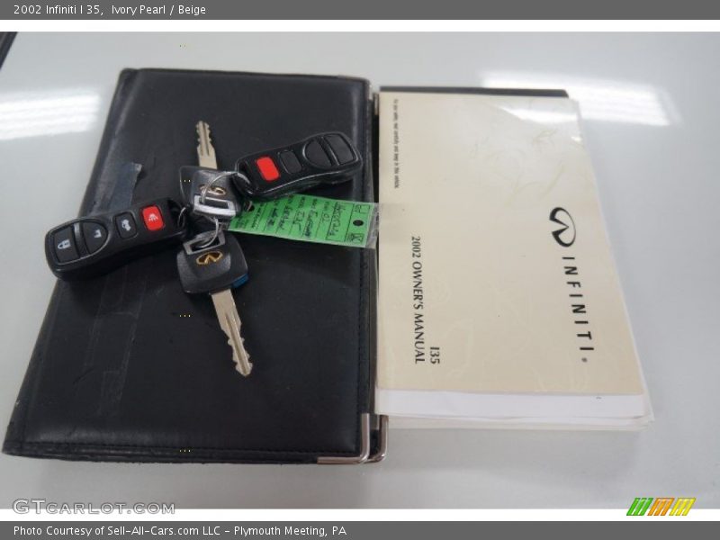 Ivory Pearl / Beige 2002 Infiniti I 35