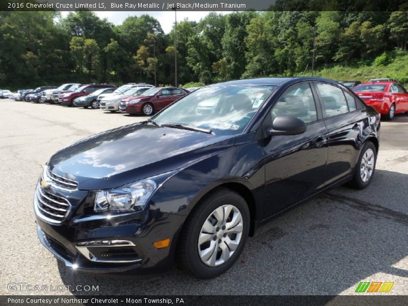 Front 3/4 View of 2016 Cruze Limited LS