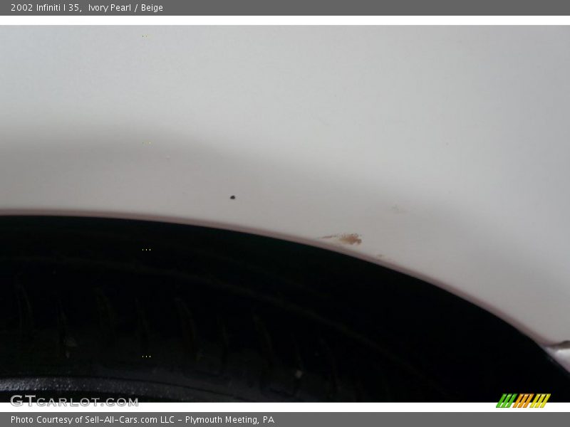 Ivory Pearl / Beige 2002 Infiniti I 35
