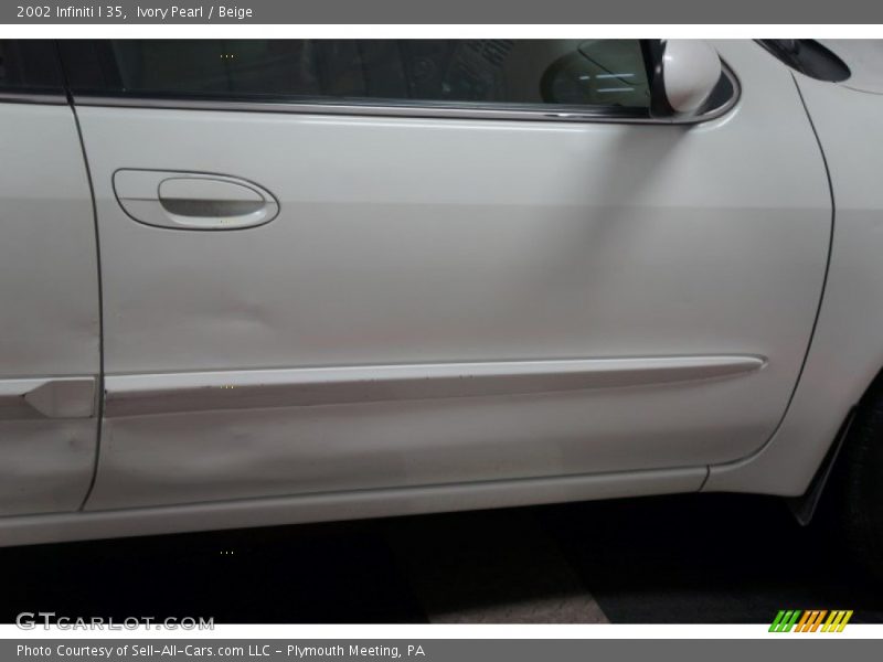 Ivory Pearl / Beige 2002 Infiniti I 35