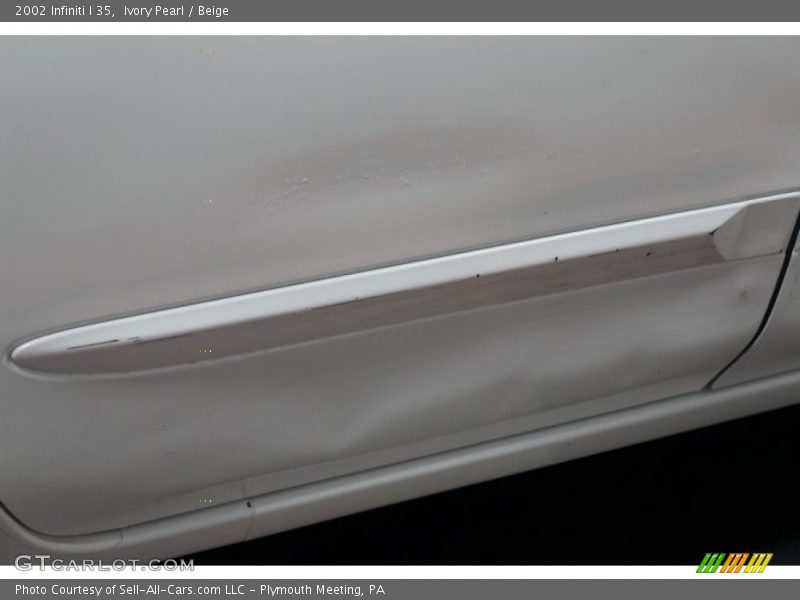 Ivory Pearl / Beige 2002 Infiniti I 35