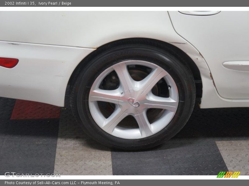 Ivory Pearl / Beige 2002 Infiniti I 35