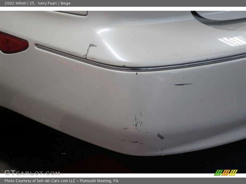 Ivory Pearl / Beige 2002 Infiniti I 35