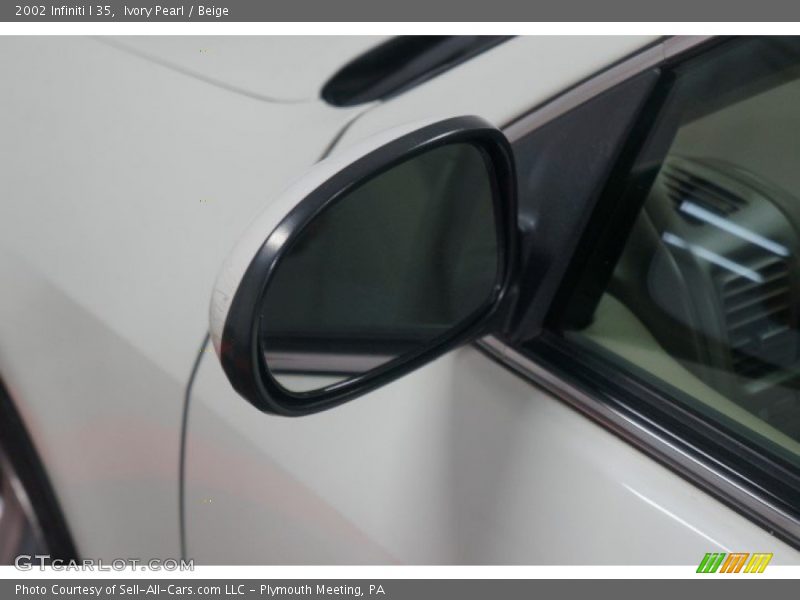 Ivory Pearl / Beige 2002 Infiniti I 35