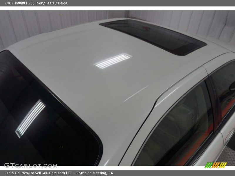Ivory Pearl / Beige 2002 Infiniti I 35
