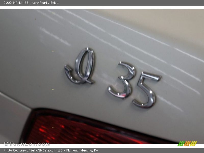 Ivory Pearl / Beige 2002 Infiniti I 35