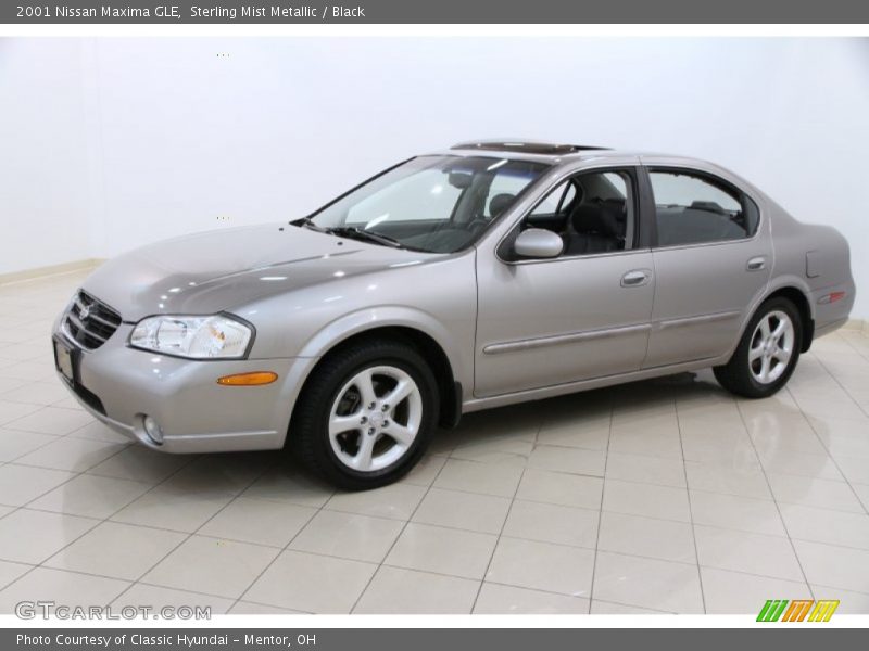 Front 3/4 View of 2001 Maxima GLE