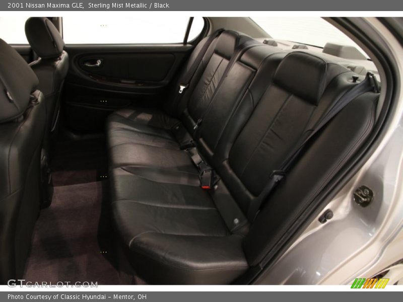 Sterling Mist Metallic / Black 2001 Nissan Maxima GLE