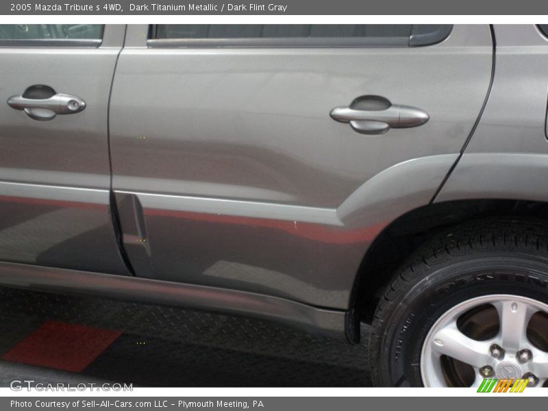 Dark Titanium Metallic / Dark Flint Gray 2005 Mazda Tribute s 4WD