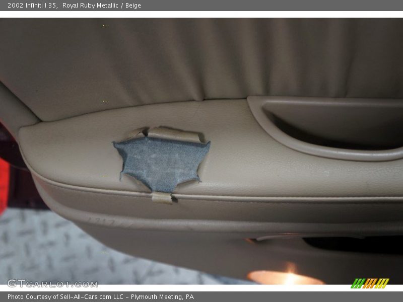 Royal Ruby Metallic / Beige 2002 Infiniti I 35