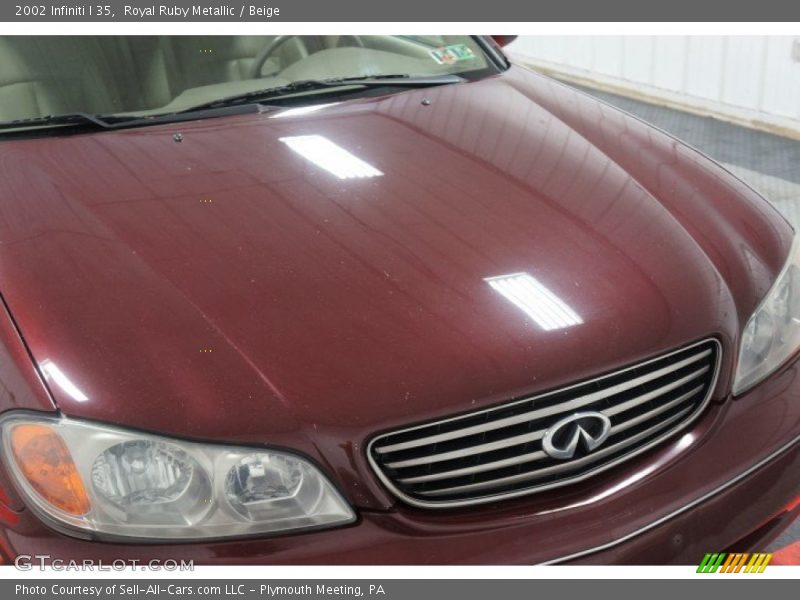 Royal Ruby Metallic / Beige 2002 Infiniti I 35