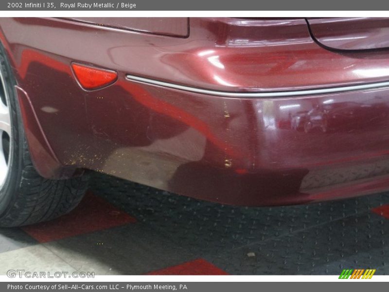 Royal Ruby Metallic / Beige 2002 Infiniti I 35