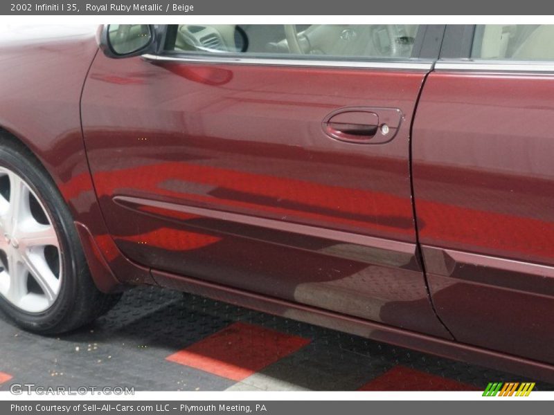 Royal Ruby Metallic / Beige 2002 Infiniti I 35