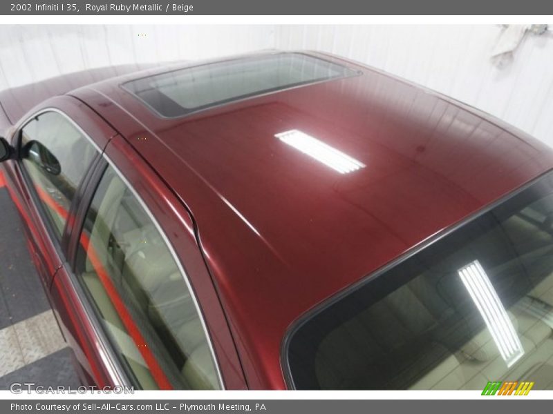 Royal Ruby Metallic / Beige 2002 Infiniti I 35