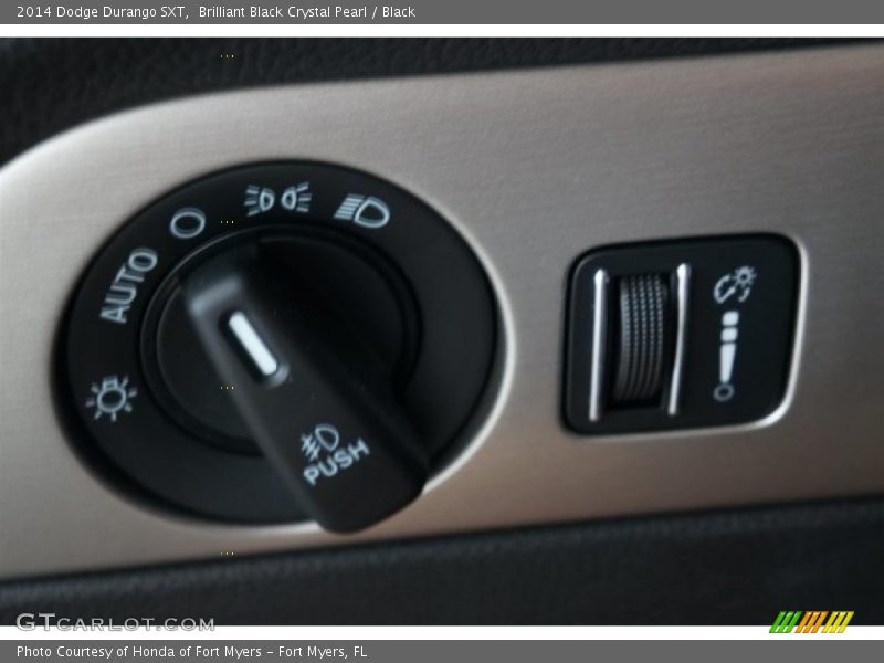 Brilliant Black Crystal Pearl / Black 2014 Dodge Durango SXT