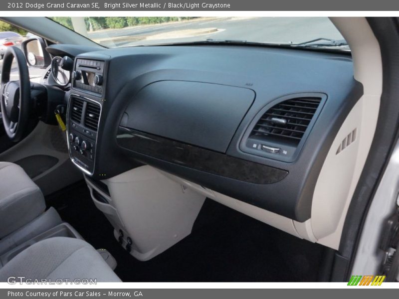 Bright Silver Metallic / Black/Light Graystone 2012 Dodge Grand Caravan SE
