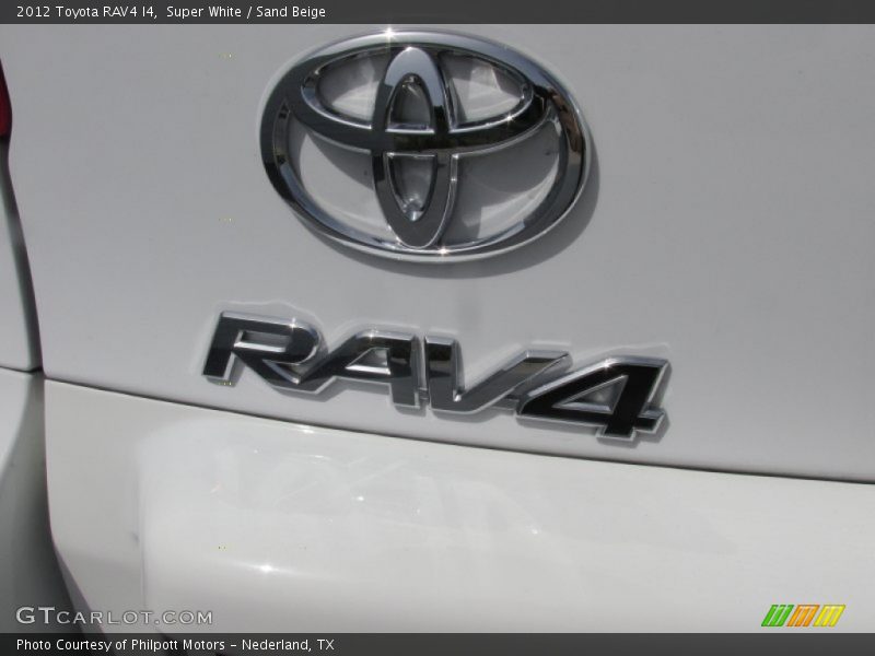 Super White / Sand Beige 2012 Toyota RAV4 I4