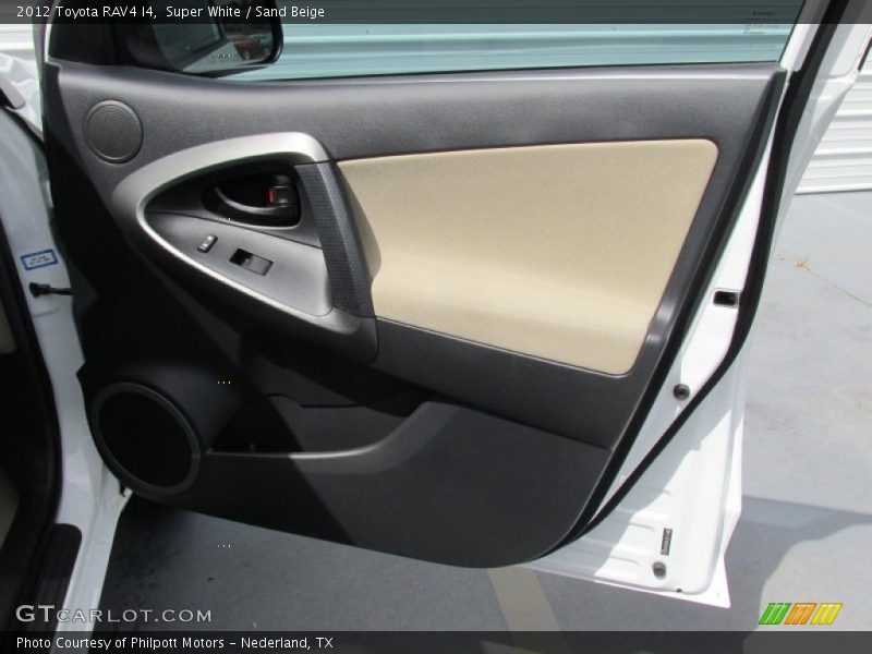 Super White / Sand Beige 2012 Toyota RAV4 I4
