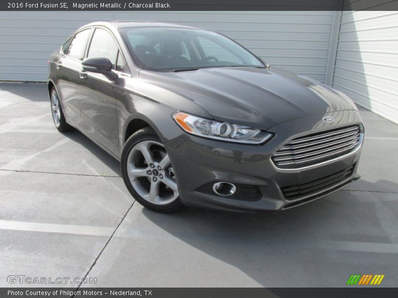 Magnetic Metallic / Charcoal Black 2016 Ford Fusion SE