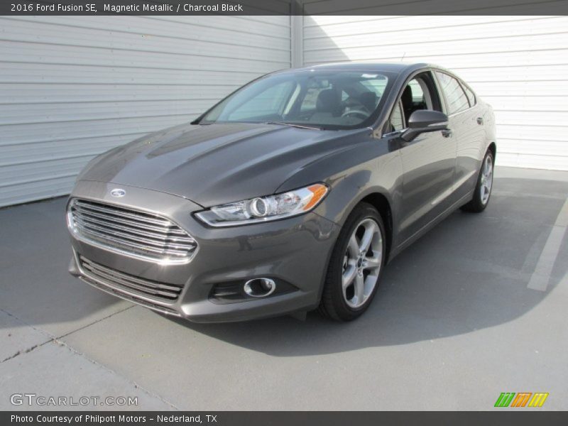 Magnetic Metallic / Charcoal Black 2016 Ford Fusion SE