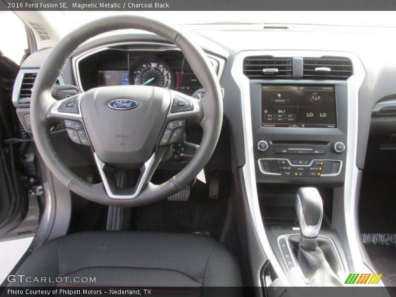 Magnetic Metallic / Charcoal Black 2016 Ford Fusion SE