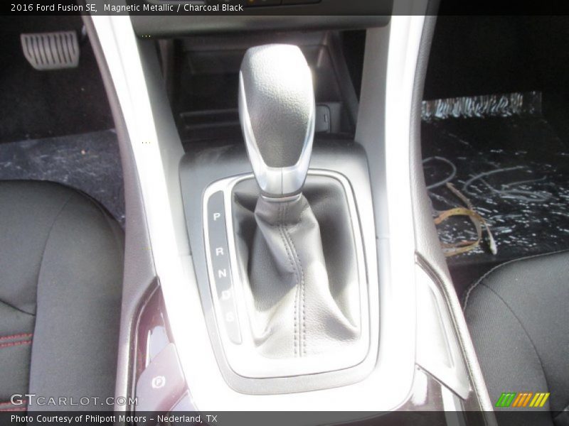 Magnetic Metallic / Charcoal Black 2016 Ford Fusion SE