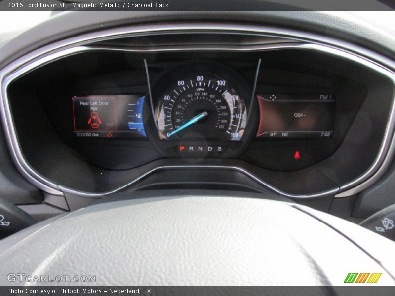 Magnetic Metallic / Charcoal Black 2016 Ford Fusion SE