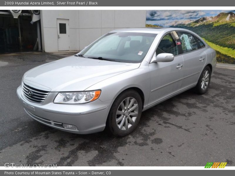 Front 3/4 View of 2009 Azera Limited