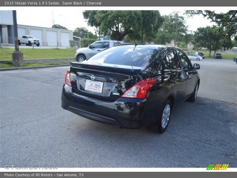 Super Black / Charcoal 2015 Nissan Versa 1.6 S Sedan