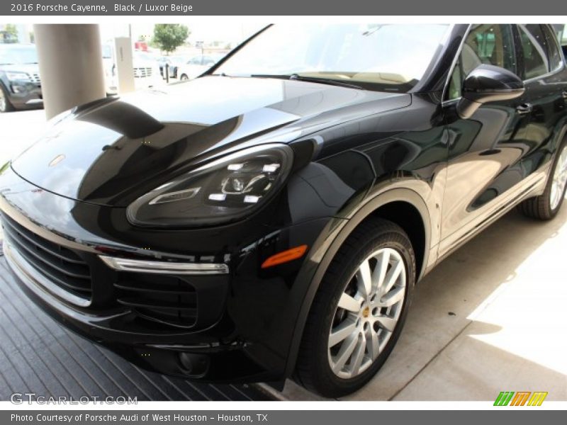 Black / Luxor Beige 2016 Porsche Cayenne