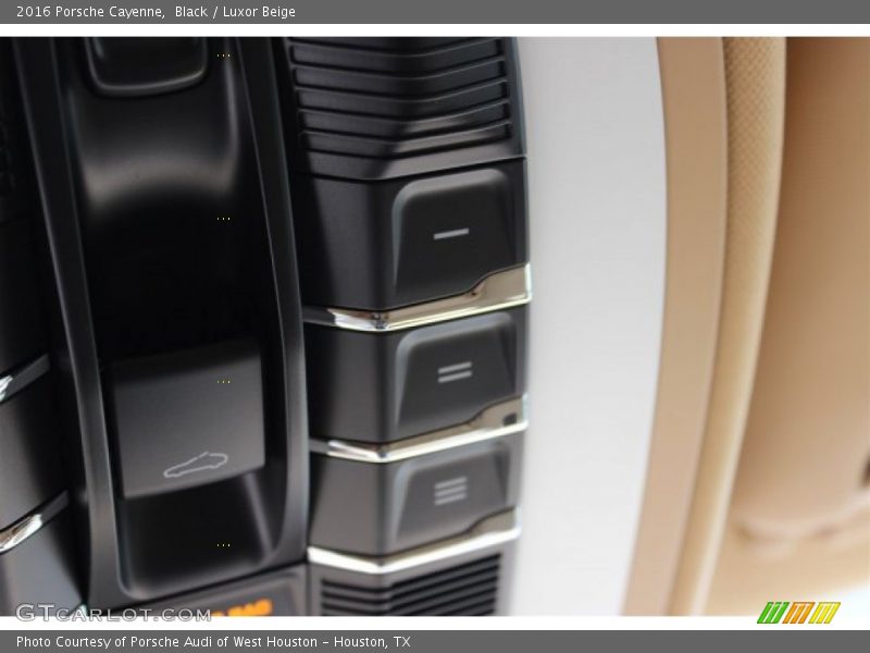 Black / Luxor Beige 2016 Porsche Cayenne