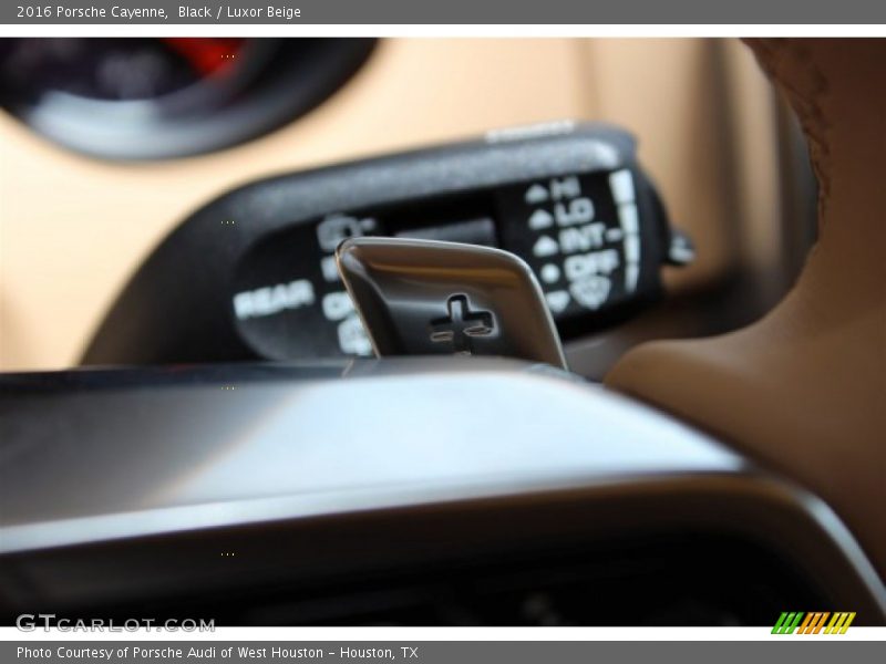 Black / Luxor Beige 2016 Porsche Cayenne