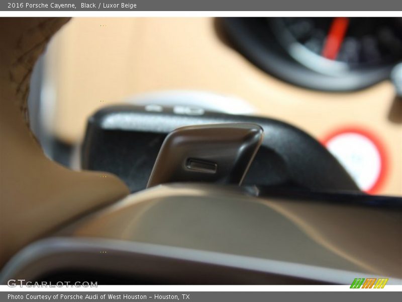 Black / Luxor Beige 2016 Porsche Cayenne