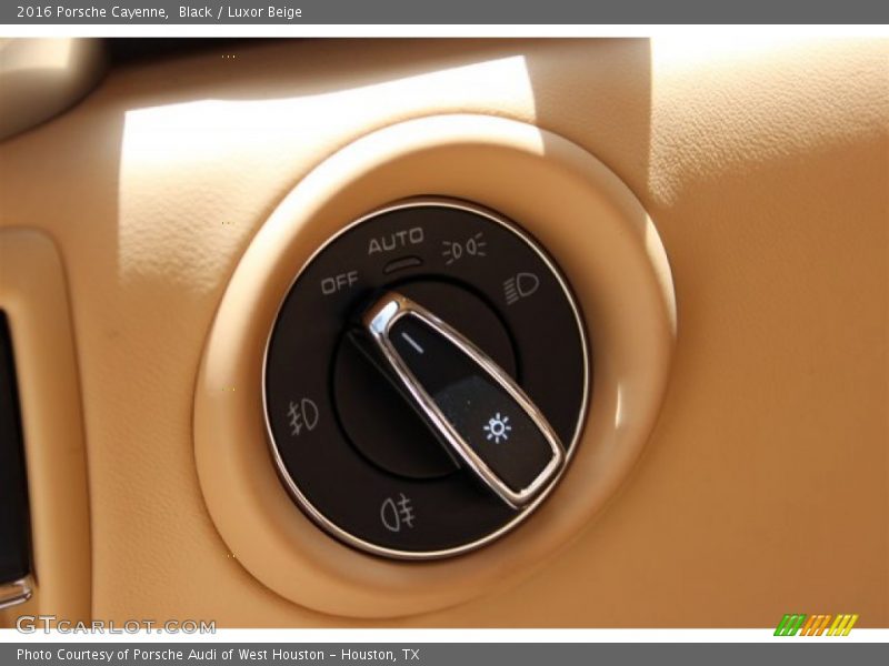 Black / Luxor Beige 2016 Porsche Cayenne