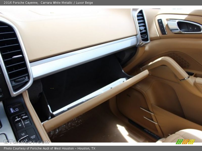 Carrara White Metallic / Luxor Beige 2016 Porsche Cayenne