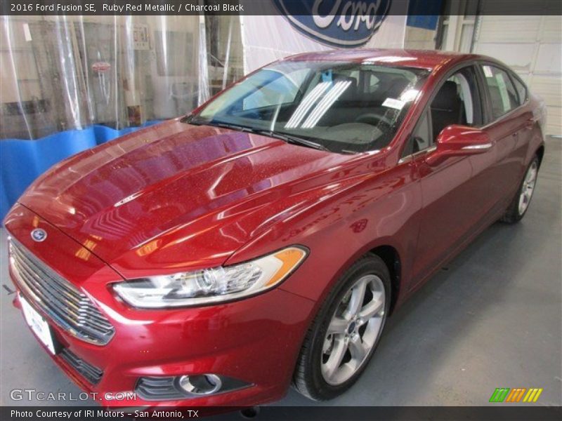 Ruby Red Metallic / Charcoal Black 2016 Ford Fusion SE