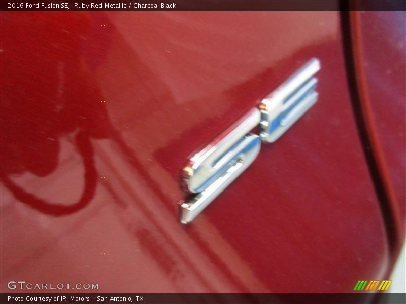 Ruby Red Metallic / Charcoal Black 2016 Ford Fusion SE