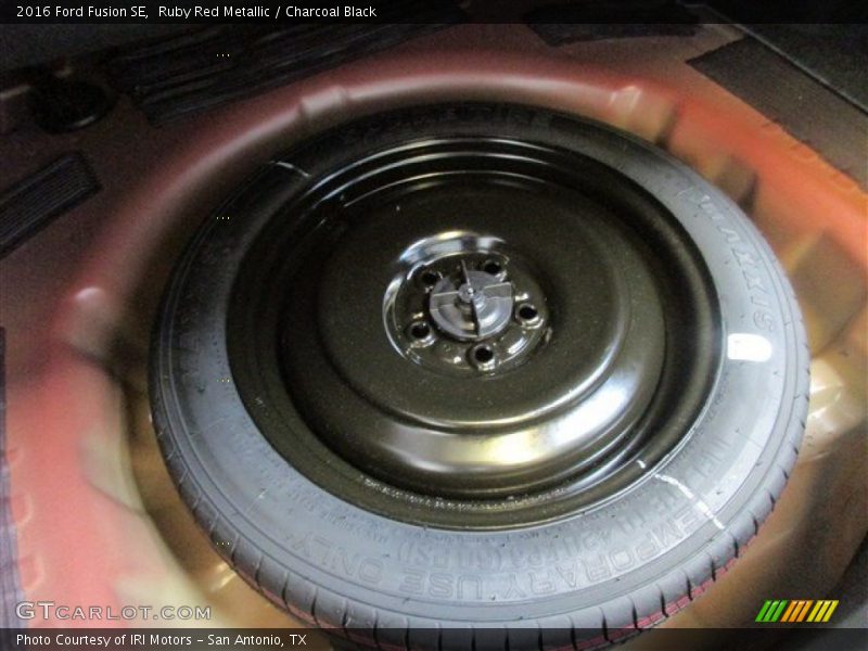 Ruby Red Metallic / Charcoal Black 2016 Ford Fusion SE