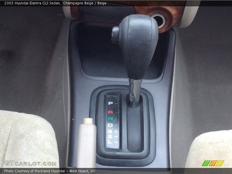 Champagne Beige / Beige 2003 Hyundai Elantra GLS Sedan