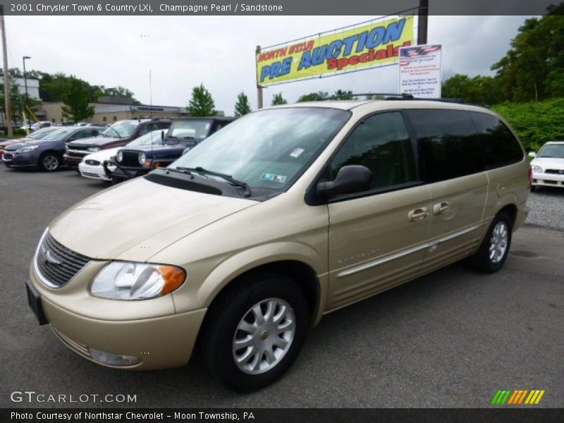 Champagne Pearl / Sandstone 2001 Chrysler Town & Country LXi