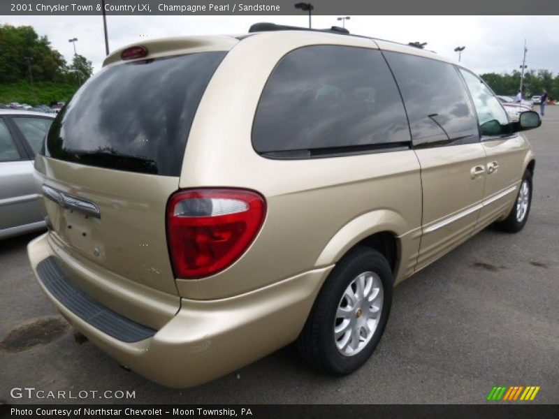 Champagne Pearl / Sandstone 2001 Chrysler Town & Country LXi