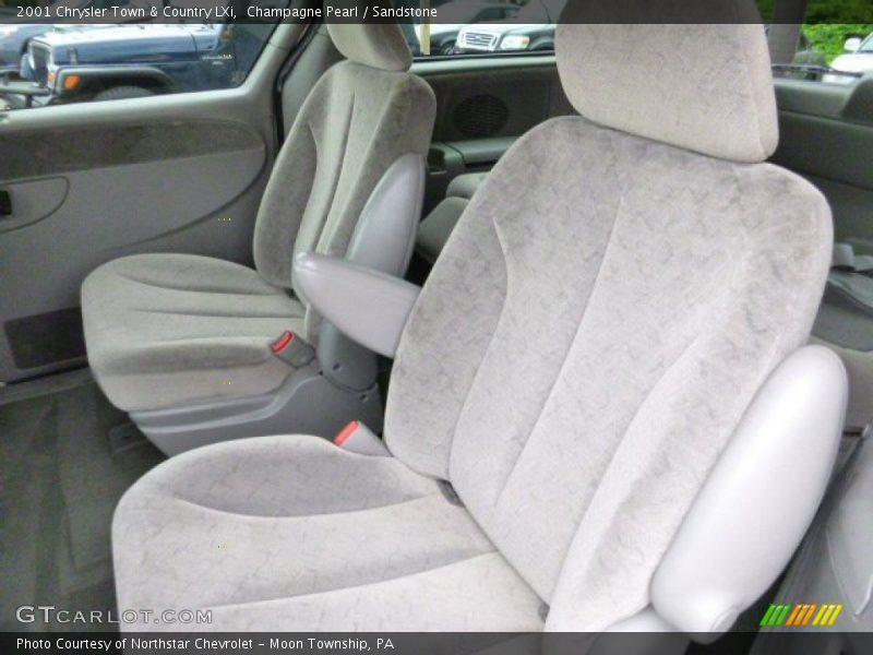Champagne Pearl / Sandstone 2001 Chrysler Town & Country LXi