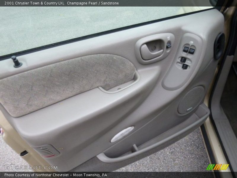 Champagne Pearl / Sandstone 2001 Chrysler Town & Country LXi