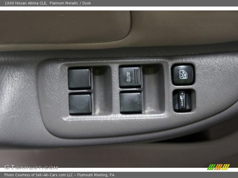 Platinum Metallic / Dusk 1999 Nissan Altima GLE