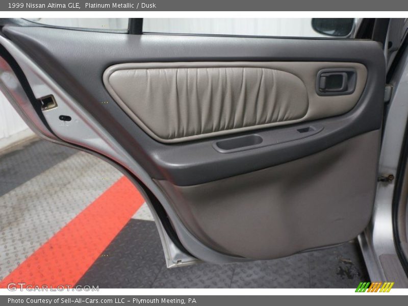 Platinum Metallic / Dusk 1999 Nissan Altima GLE