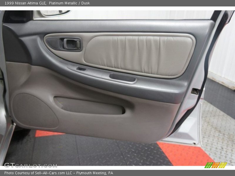 Platinum Metallic / Dusk 1999 Nissan Altima GLE