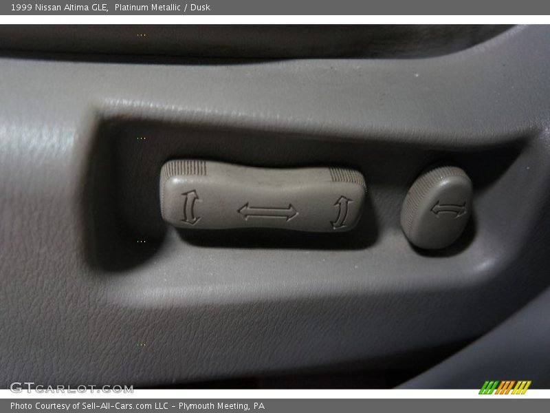 Platinum Metallic / Dusk 1999 Nissan Altima GLE